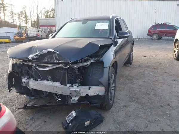 W1N0G8DB3LF772122 2020 MERCEDES-BENZ GLC - Image 2