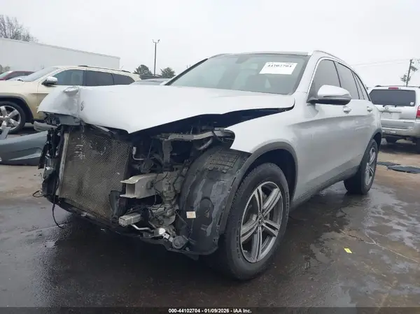 W1N0G8DB3LF794282 2020 MERCEDES-BENZ GLC - Image 2