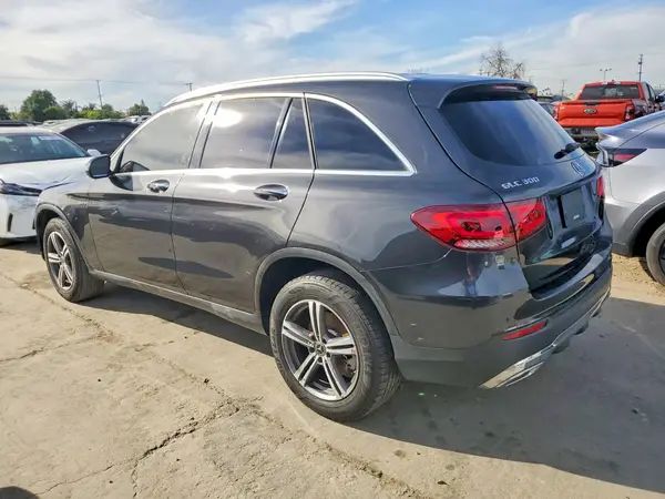 W1N0G8DB3LF839687 2020 MERCEDES-BENZ GLC - Image 2