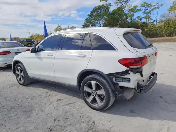W1N0G8DB3LF864881 2020 MERCEDES-BENZ GLC - Image 2