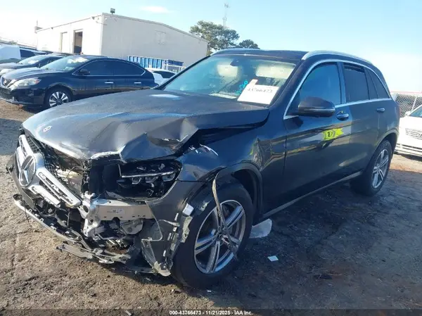 W1N0G8DB3MF898532 2021 MERCEDES-BENZ GLC - Image 2