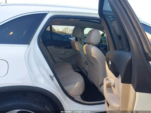 W1N0G8DB3MF916852 2021 MERCEDES-BENZ GLC - Image 8