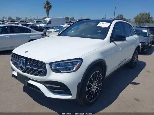 W1N0G8DB3MF937894 2021 MERCEDES-BENZ GLC - Image 2