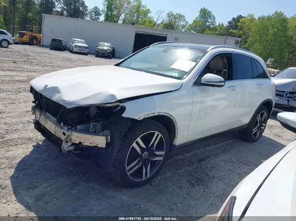 W1N0G8DB3MV263977 2021 MERCEDES-BENZ GLC - Image 2