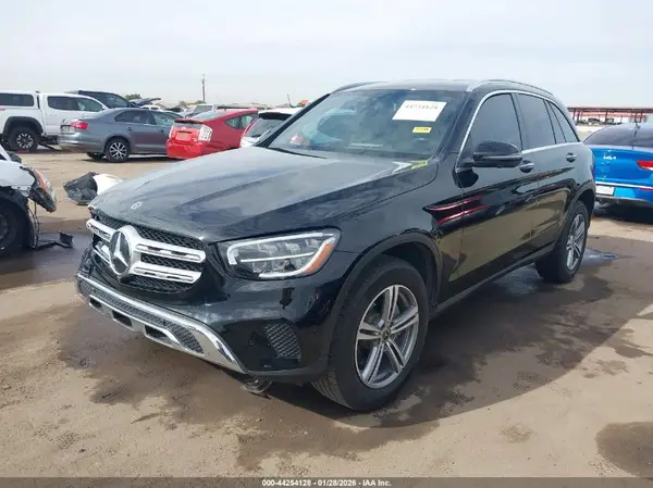 W1N0G8DB3MV265678 2021 MERCEDES-BENZ GLC - Image 2