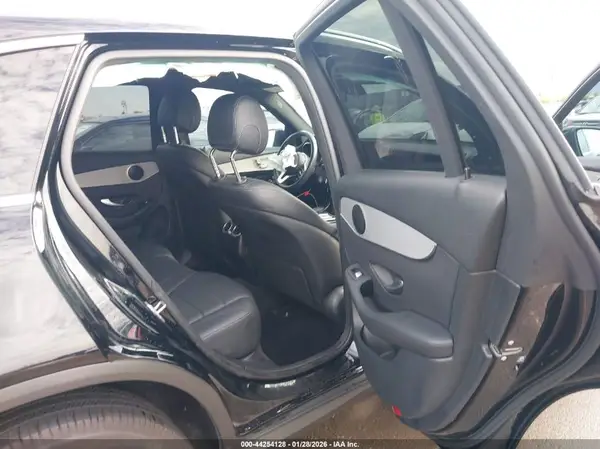 W1N0G8DB3MV265678 2021 MERCEDES-BENZ GLC - Image 8