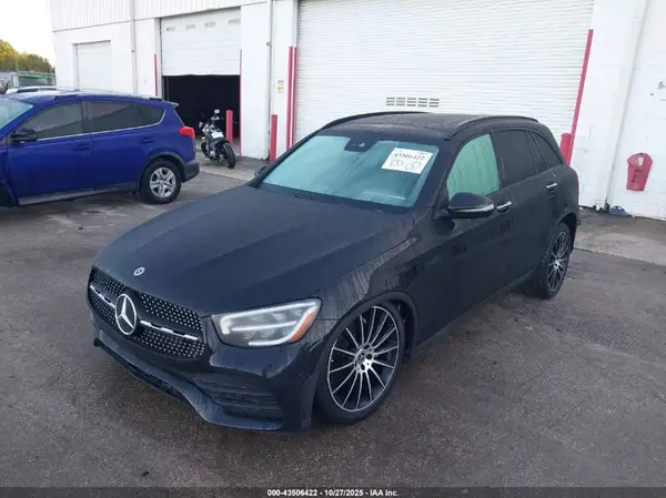 W1N0G8DB3MV286028 2021 MERCEDES-BENZ GLC - Image 2