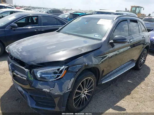 W1N0G8DB3MV314684 2021 MERCEDES-BENZ GLC - Image 2