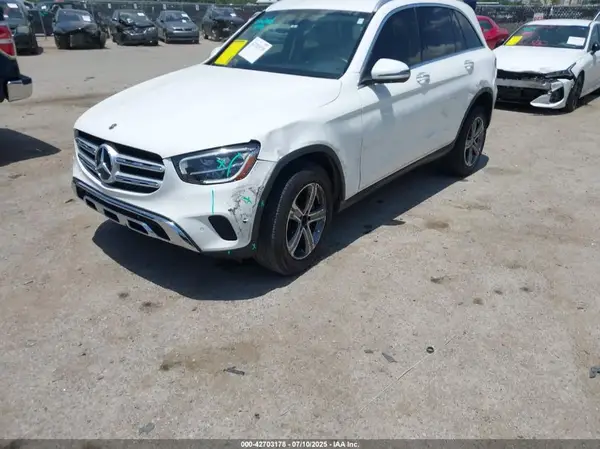 W1N0G8DB3MV322767 2021 MERCEDES-BENZ GLC - Image 2