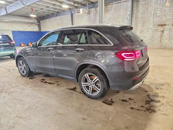W1N0G8DB3MV324695 2021 MERCEDES-BENZ GLC - Image 2