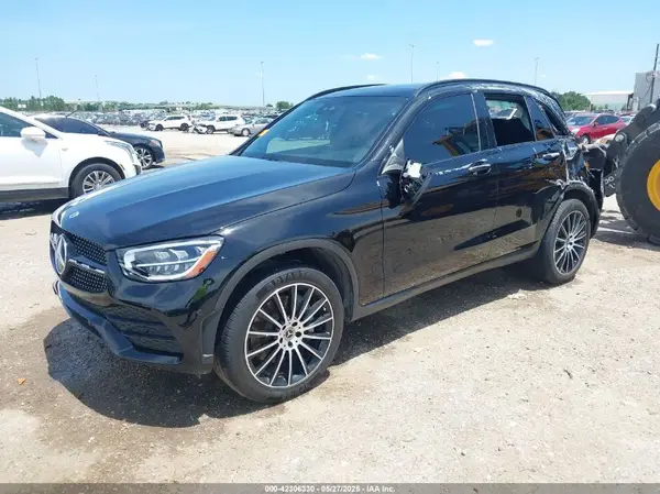 W1N0G8DB3NG120940 2022 MERCEDES-BENZ GLC - Image 2