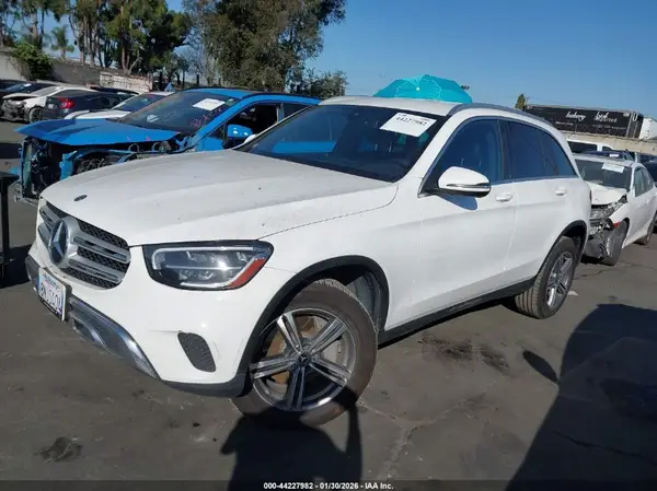 W1N0G8DB4LF771920 2020 MERCEDES-BENZ GLC - Image 2