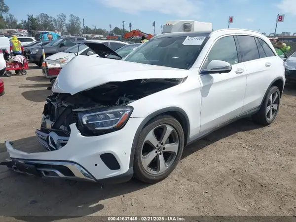 W1N0G8DB4LF854117 2020 MERCEDES-BENZ GLC - Image 2