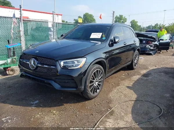 W1N0G8DB4MF899897 2021 MERCEDES-BENZ GLC - Image 2