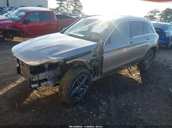 W1N0G8DB4MF972217 2021 MERCEDES-BENZ GLC - Image 2