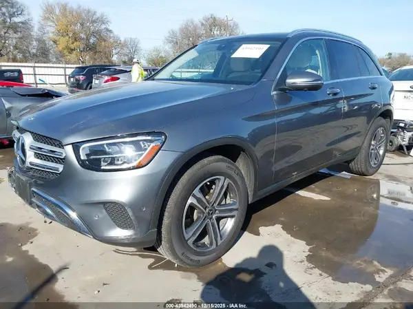 W1N0G8DB4MF975764 2021 MERCEDES-BENZ GLC - Image 2