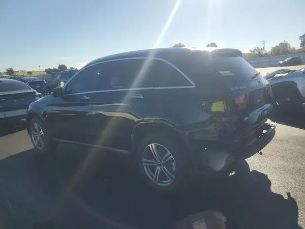 W1N0G8DB4MV306545 2021 MERCEDES-BENZ GLC - Image 2