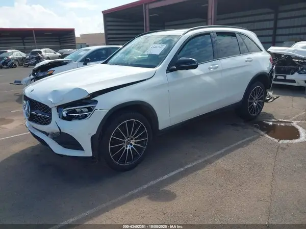 W1N0G8DB4MV322955 2021 MERCEDES-BENZ GLC - Image 2