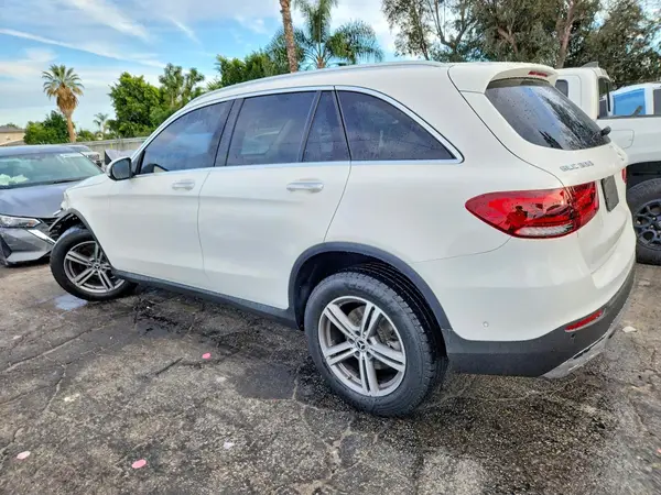 W1N0G8DB4NV335920 2022 MERCEDES-BENZ GLC - Image 2