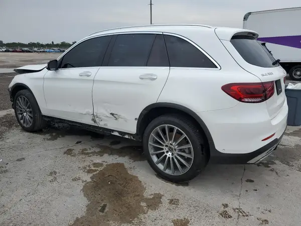 W1N0G8DB5MF940635 2021 MERCEDES-BENZ GLC - Image 2