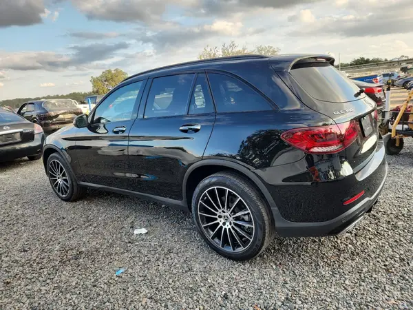 W1N0G8DB5MV284555 2021 MERCEDES-BENZ GLC - Image 2