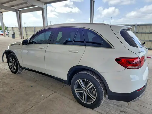 W1N0G8DB6LF785639 2020 MERCEDES-BENZ GLC - Image 2