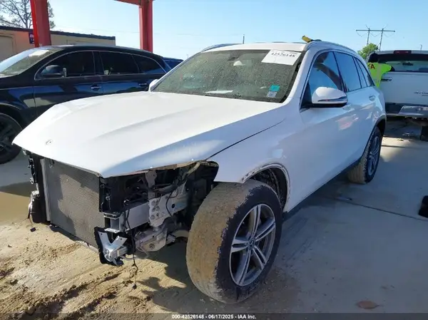 W1N0G8DB6LF850005 2020 MERCEDES-BENZ GLC - Image 2