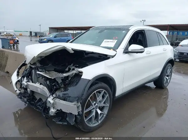 W1N0G8DB6LV257475 2020 MERCEDES-BENZ GLC - Image 2