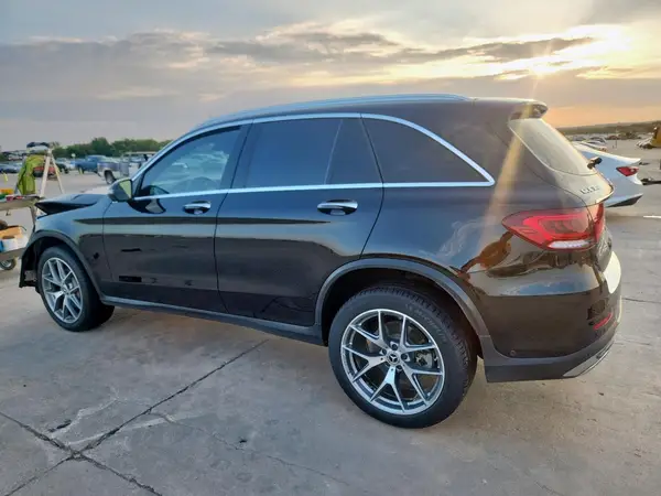 W1N0G8DB6NG083690 2022 MERCEDES-BENZ GLC - Image 2