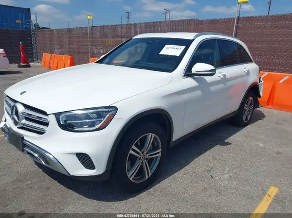 W1N0G8DB7LF759910 2020 MERCEDES-BENZ GLC - Image 2