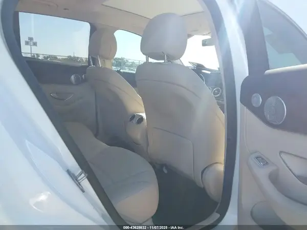 W1N0G8DB7LF849932 2020 MERCEDES-BENZ GLC - Image 8