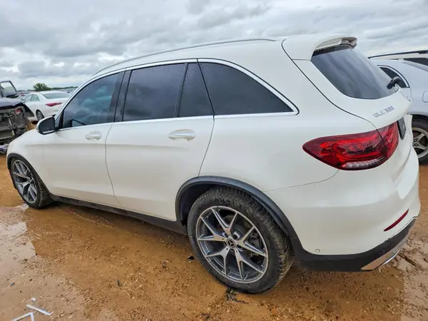 W1N0G8DB7MF868580 2021 MERCEDES-BENZ GLC - Image 2