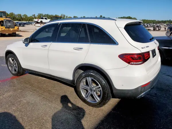 W1N0G8DB7MF870068 2021 MERCEDES-BENZ GLC - Image 2