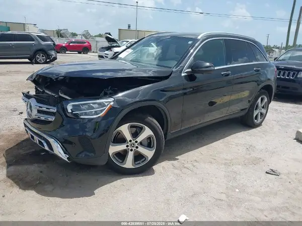 W1N0G8DB7MV263156 2021 MERCEDES-BENZ GLC - Image 2