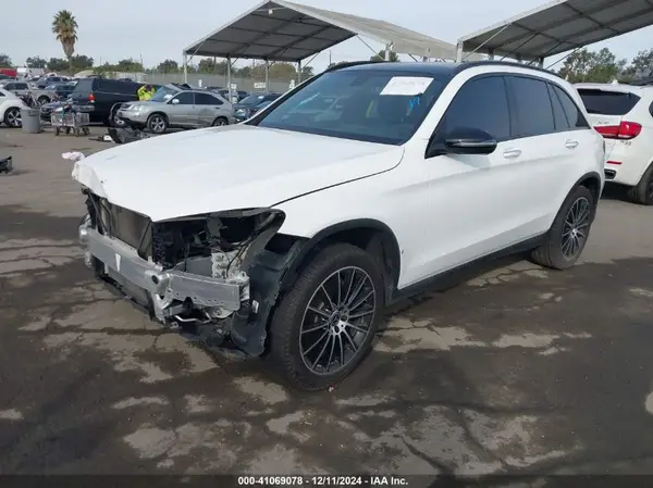W1N0G8DB7MV267370 2021 MERCEDES-BENZ GLC - Image 2