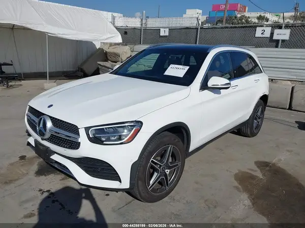 W1N0G8DB7MV307897 2021 MERCEDES-BENZ GLC - Image 2