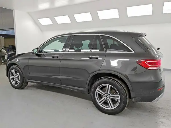 W1N0G8DB7MV323386 2021 MERCEDES-BENZ GLC - Image 2