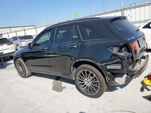 W1N0G8DB7NG110380 2022 MERCEDES-BENZ GLC - Image 2