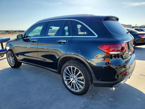 W1N0G8DB7NV373903 2022 MERCEDES-BENZ GLC - Image 2