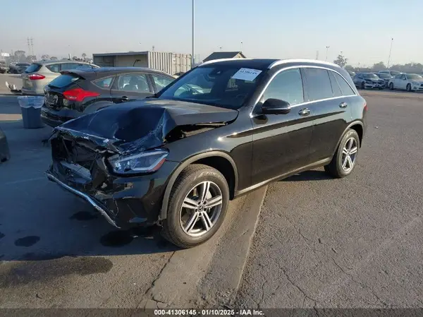 W1N0G8DB8LF768664 2020 MERCEDES-BENZ GLC - Image 2