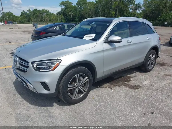 W1N0G8DB8LF811612 2020 MERCEDES-BENZ GLC - Image 2