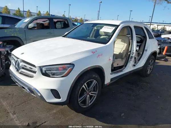 W1N0G8DB8LF844464 2020 MERCEDES-BENZ GLC - Image 2