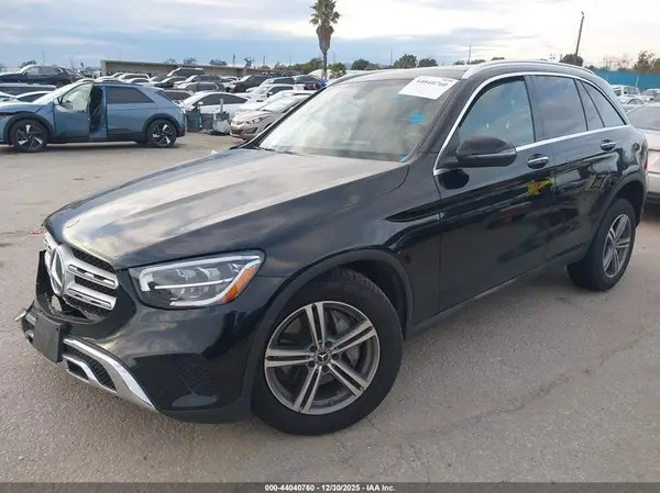 W1N0G8DB8LF858820 2020 MERCEDES-BENZ GLC - Image 2
