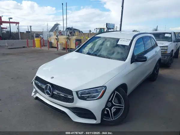 W1N0G8DB8MF870502 2021 MERCEDES-BENZ GLC - Image 2