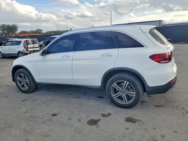 W1N0G8DB8MV269340 2021 MERCEDES-BENZ GLC - Image 2