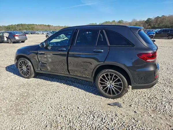 W1N0G8DB8MV315801 2021 MERCEDES-BENZ GLC - Image 2