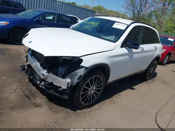 W1N0G8DB8MV318424 2021 MERCEDES-BENZ GLC - Image 2