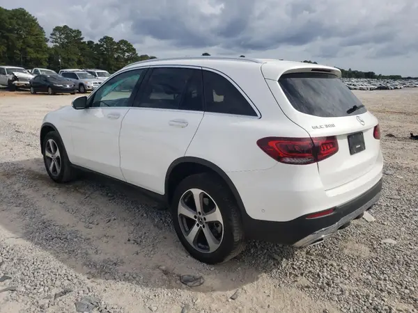 W1N0G8DB8NG097252 2022 MERCEDES-BENZ GLC - Image 2