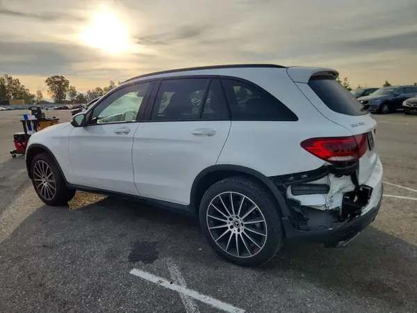 W1N0G8DB8NG119329 2022 MERCEDES-BENZ GLC - Image 2
