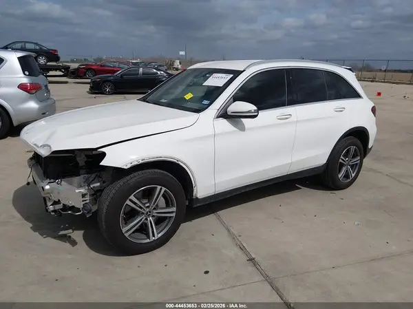 W1N0G8DB9LF864884 2020 MERCEDES-BENZ GLC - Image 2